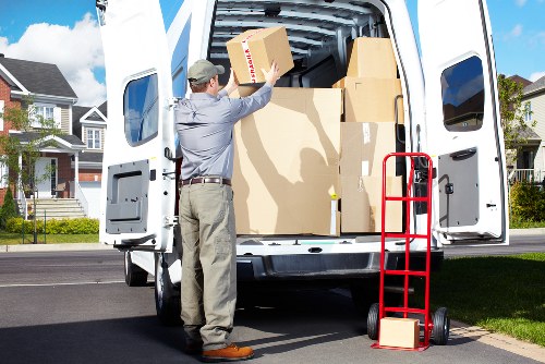 Local removalists navigating Manandvan Barnes streets