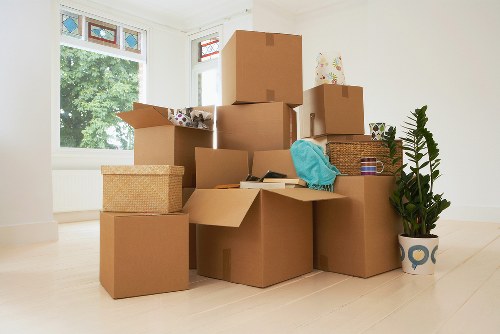 Movers providing packing and unpacking services