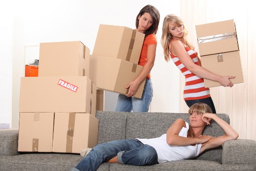 Local moving team navigating Manandvan Barnes